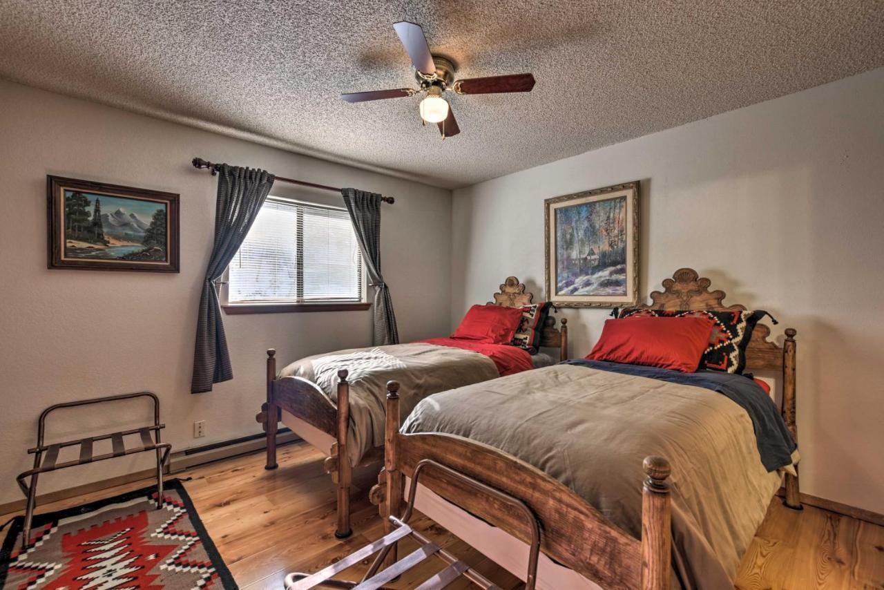 Downtown Red River Retreat With Mtn Views And Yard Екстер'єр фото