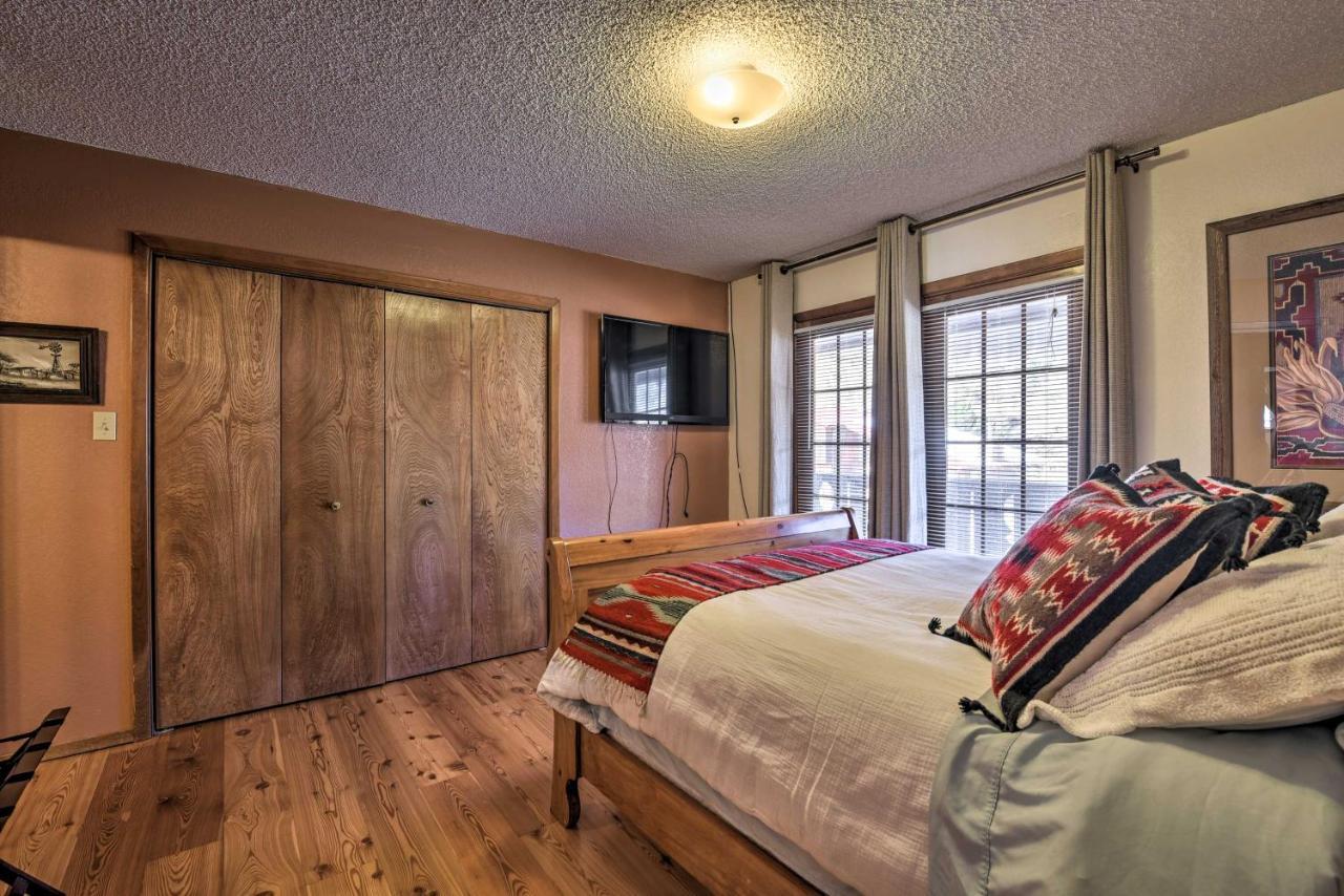 Downtown Red River Retreat With Mtn Views And Yard Екстер'єр фото